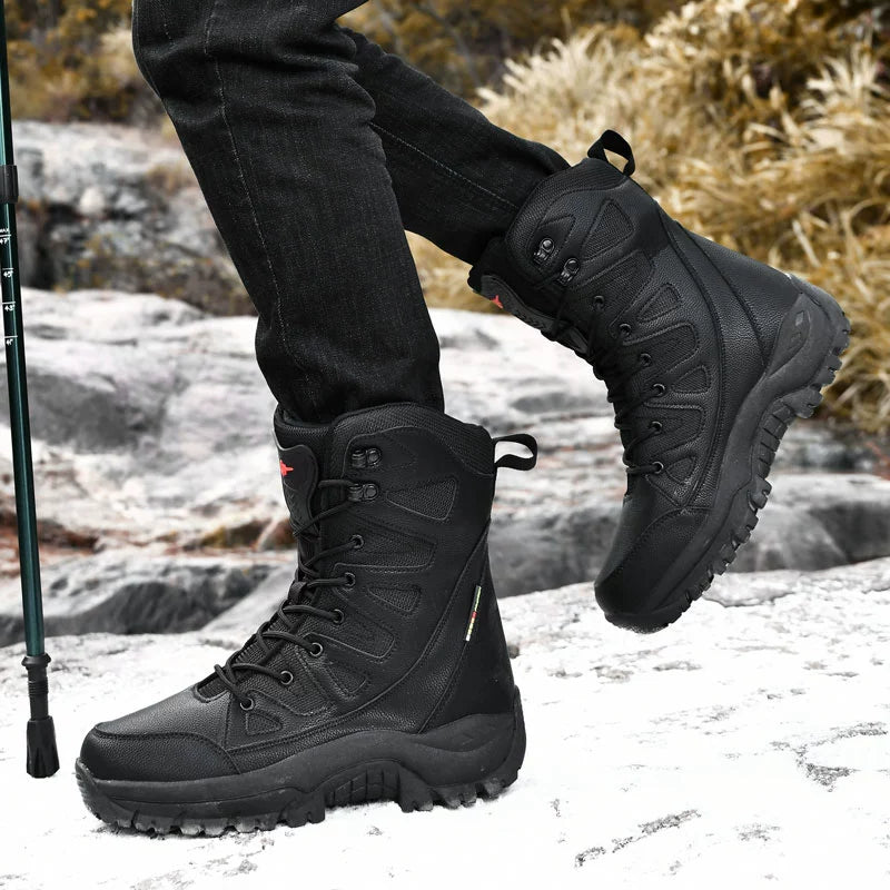 Botas de inverno com acolchoamento de algodão alto Botas masculinas das forças especiais do deserto.